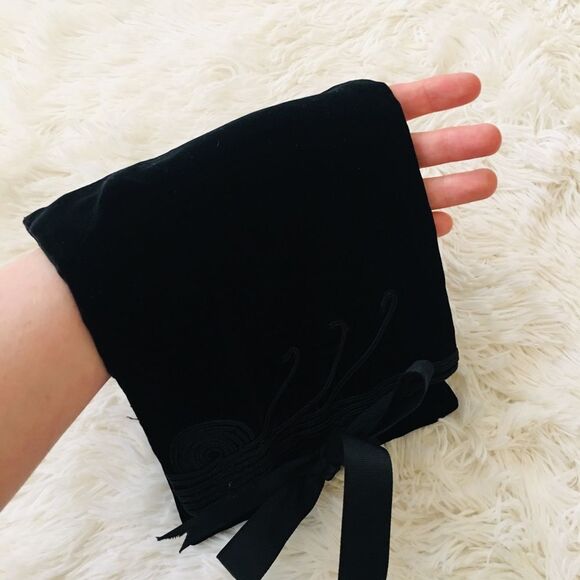 👛 Vintage Black Velvet Tie Clutch Purse 👛 - Picture 8 of 8